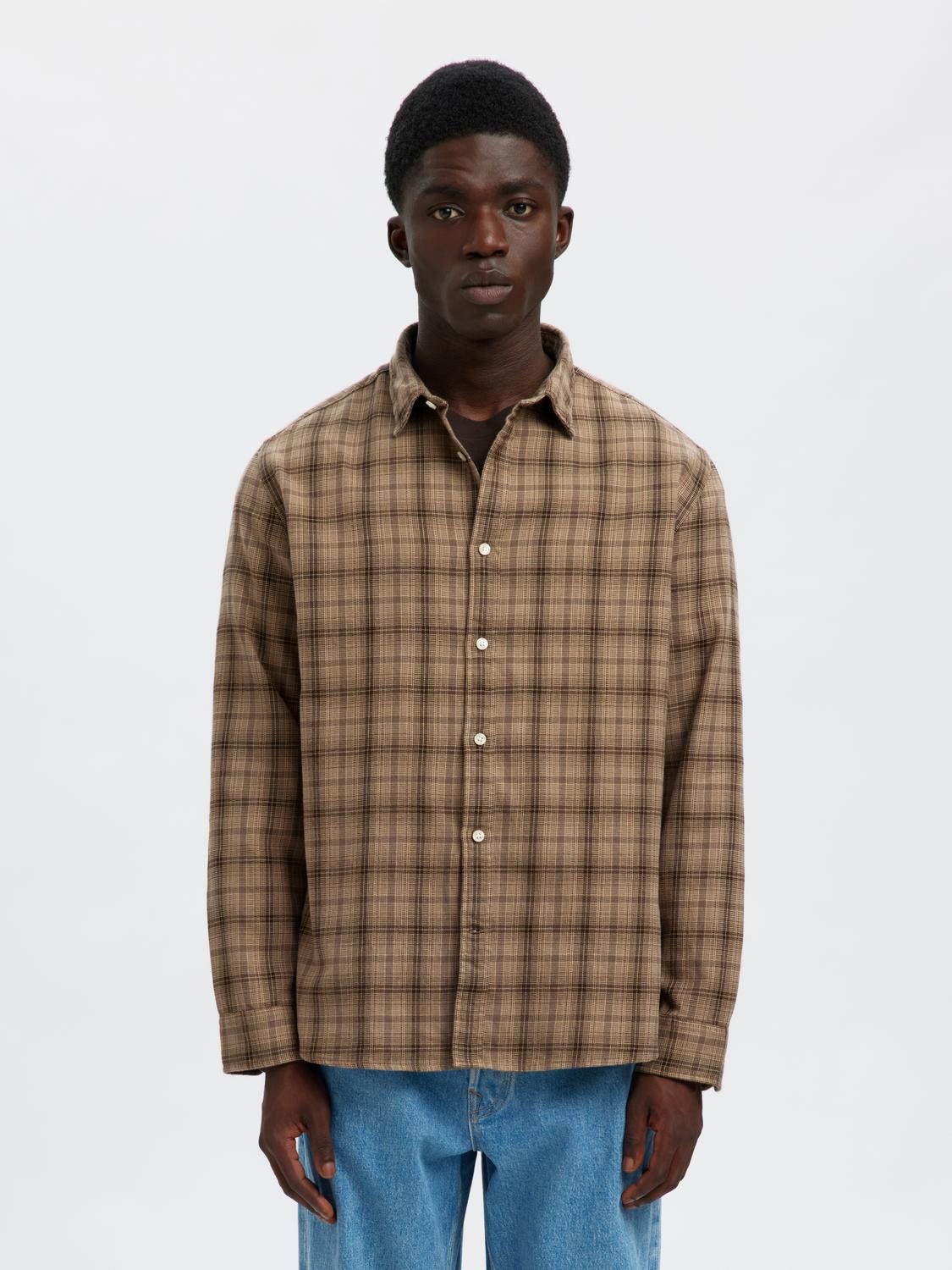 model_shot-front